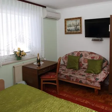 לינה וארוחת בוקר & Jana