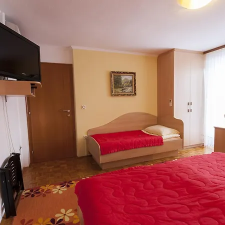 & Jana לינה וארוחת בוקר צרקליה נה גורניסקם