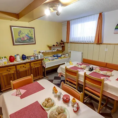 & Jana לינה וארוחת בוקר