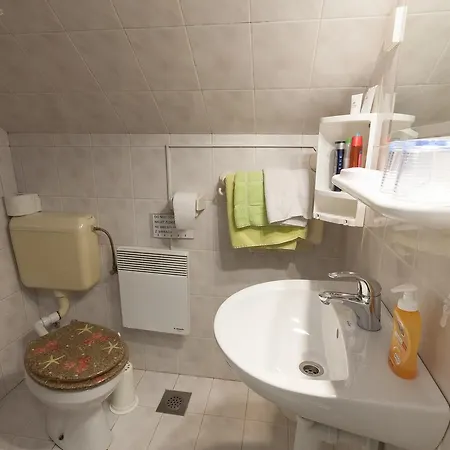 לינה וארוחת בוקר & Jana צרקליה נה גורניסקם