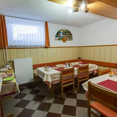 לינה וארוחת בוקר & Jana