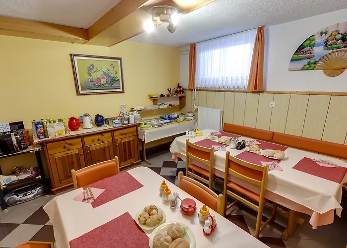 & Jana Bed & Breakfast